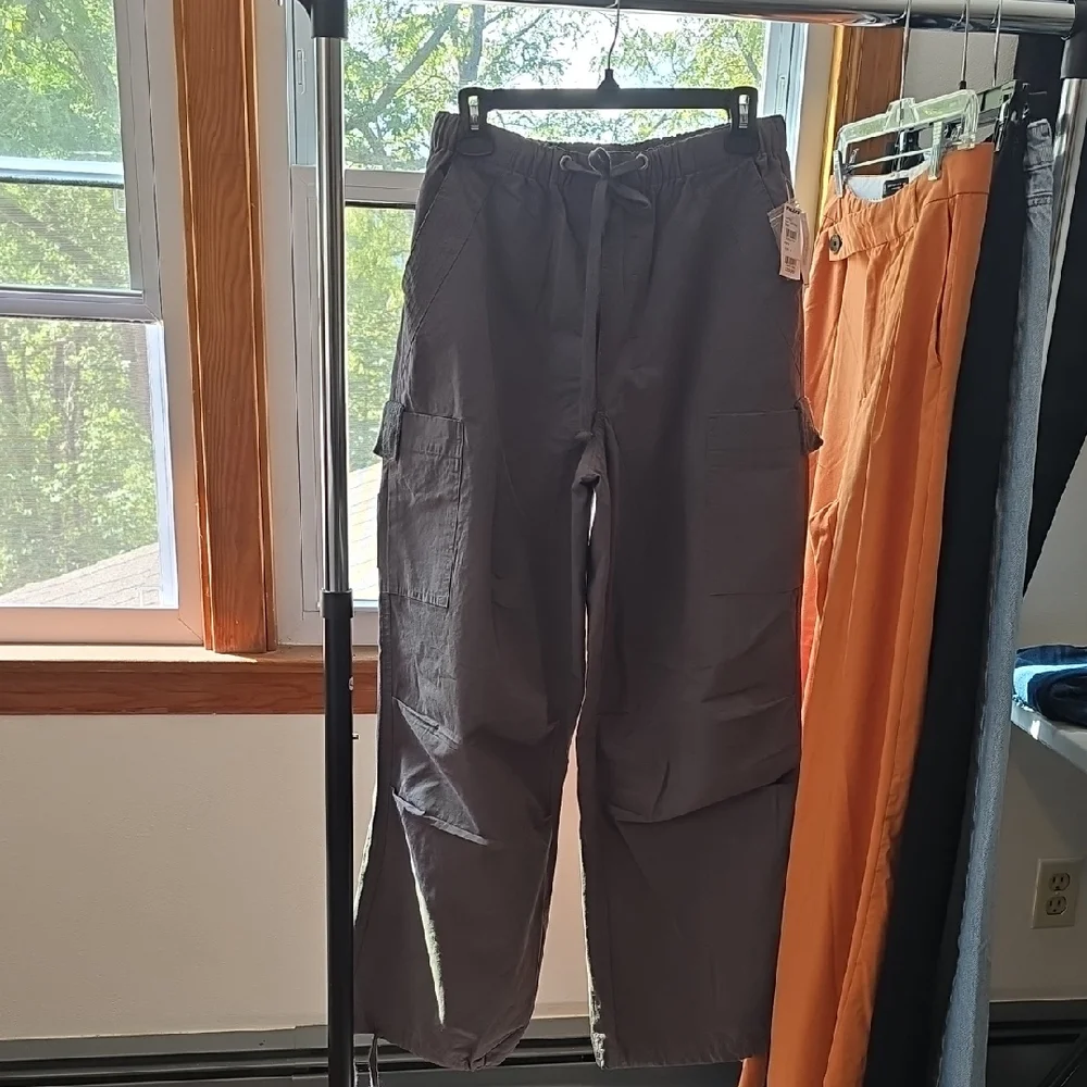 RSQ Charcoal Cargo Pants for Women - Picture 3 of 12